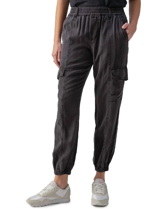 Relaxed Rebel Pant In Black